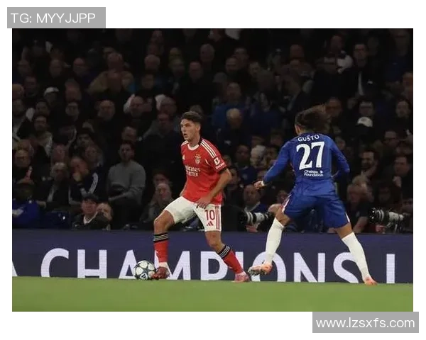 西甲赛场惊现冷门本菲卡大胜热刺引发转会风波