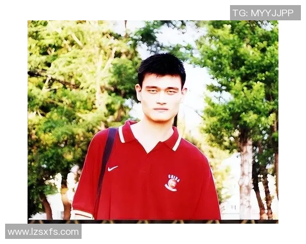 姚明高冷壁纸展现篮球巨星的独特魅力与优雅气质，尽显风范与个性