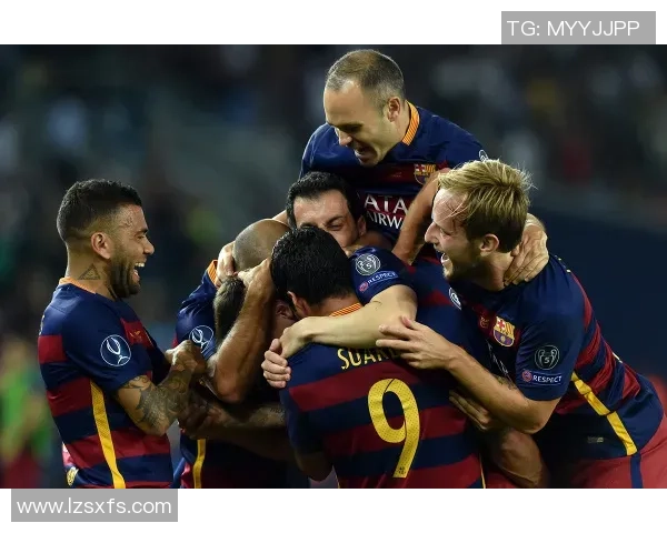 友谊赛精彩对决AC米兰与巴萨战成平局乌龙球引发全场欢呼