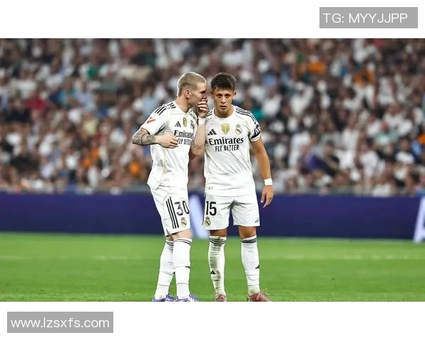 欧冠激战：本菲卡逆转皇马补时绝杀引爆全场激情时刻回顾