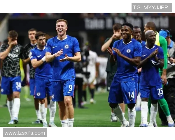 英超激战：那不勒斯在补时绝杀本菲卡全场沸腾