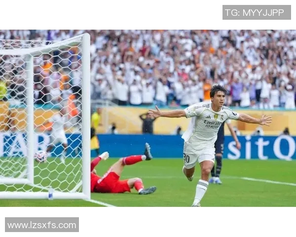 中超激战:拜仁狂胜皇马六比二红牌事件引发全场热议与十大精彩进球回顾 中超激战:拜仁狂胜皇马六比二红牌事件引发全场热议与十大精彩进球回顾