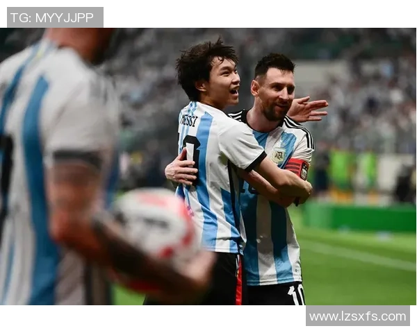 国米友谊赛逆转本菲卡红牌争议引发全场热议 国米友谊赛逆转本菲卡红牌争议引发全场热议