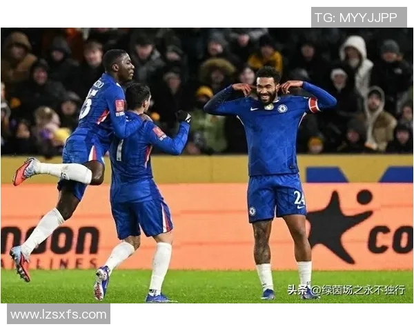 欧联杯精彩对决切尔西与AC米兰战平红牌事件引发全场热议 欧联杯精彩对决切尔西与AC米兰战平红牌事件引发全场热议