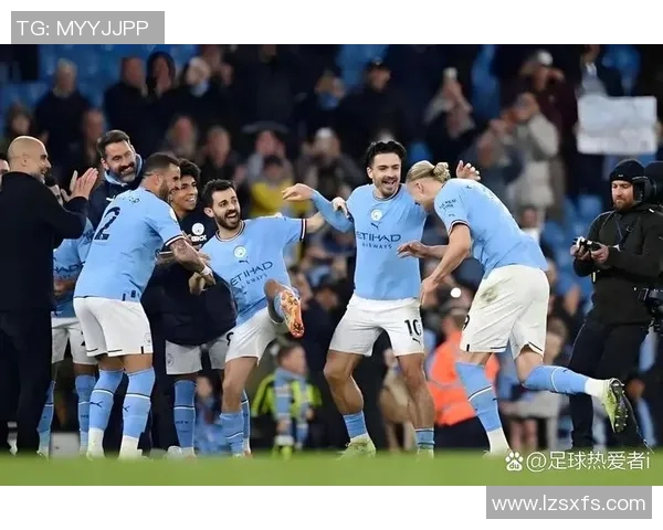 意甲大战曼城轻取曼联三球大胜引发全场热议与焦点分析 意甲大战曼城轻取曼联三球大胜引发全场热议与焦点分析