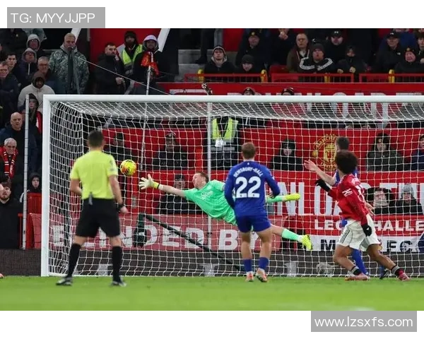 意甲赛场惊现冷门曼联4-0横扫利物浦神扑瞬间震撼全场