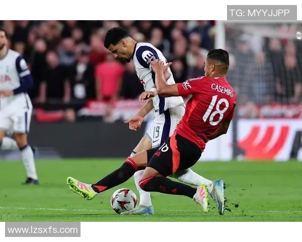 欧联杯激战尤文图斯3-0热刺神奇扑救引发争议判罚全场沸腾