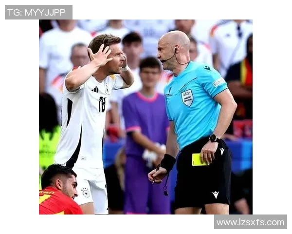 切尔西友谊赛逆转热刺争议判罚引发全场热议