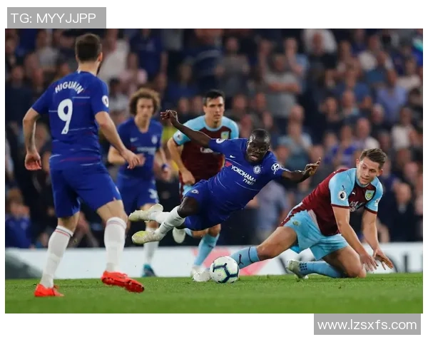 英超激战波尔图与切尔西平局战术解析引发全场热烈反响 英超激战波尔图与切尔西平局战术解析引发全场热烈反响