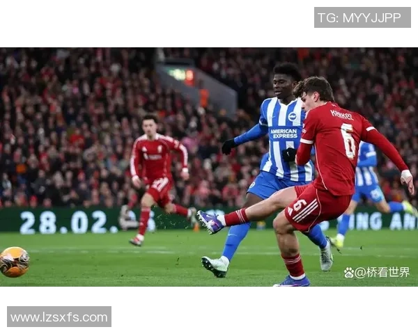 足总杯激战：巴黎圣日耳曼与利物浦战成平局红牌事件引发全场热议